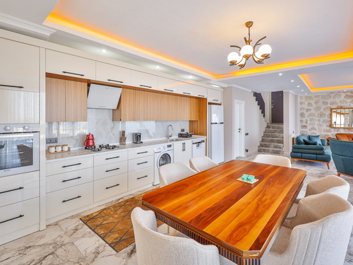  gece  -  Kasım
  | Seydikemer Karadere'de Romantik Balayı Villası: Çift Jakuzili Lüks Kaçamak